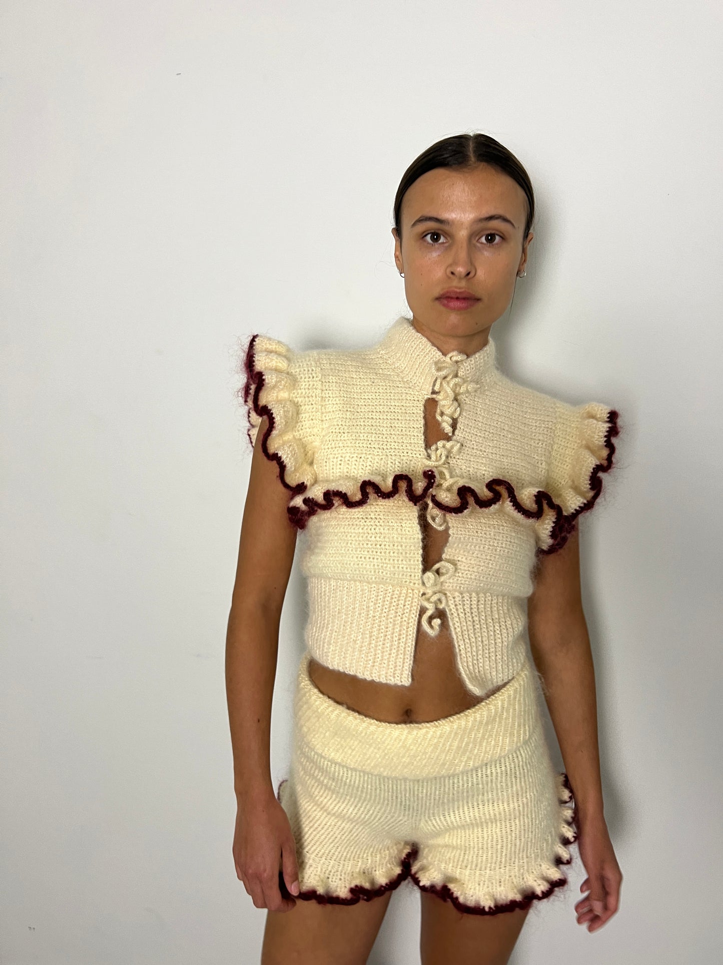 KNITTED STAR WHITE SHORTS